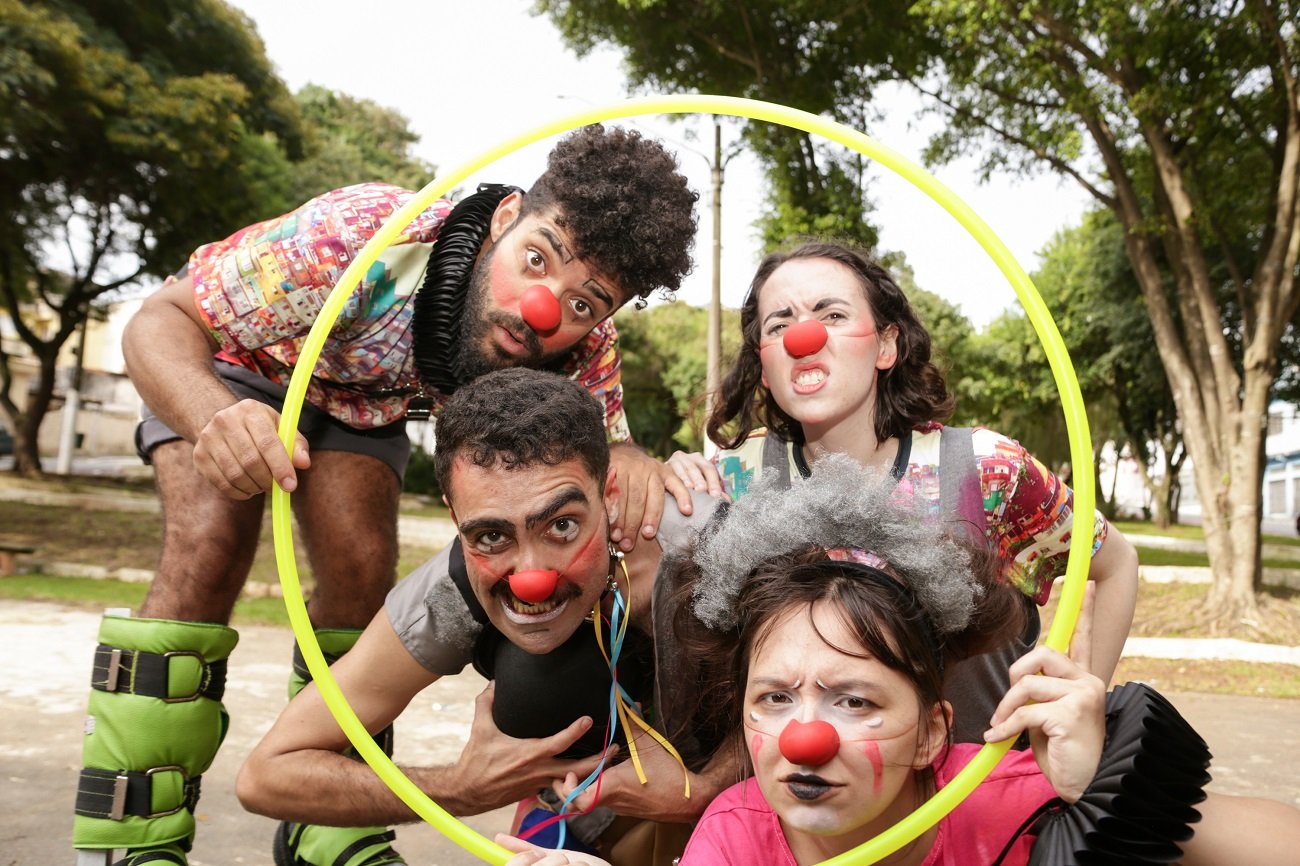 O Espetáculo Espetacular é uma montagem com números de habilidades e estudo da palhaçaria clássica subvertendo a linguagem, além de trabalhar o improviso de acordo com os estímulos da plateia. Foto: Lado Sujo da Frequência