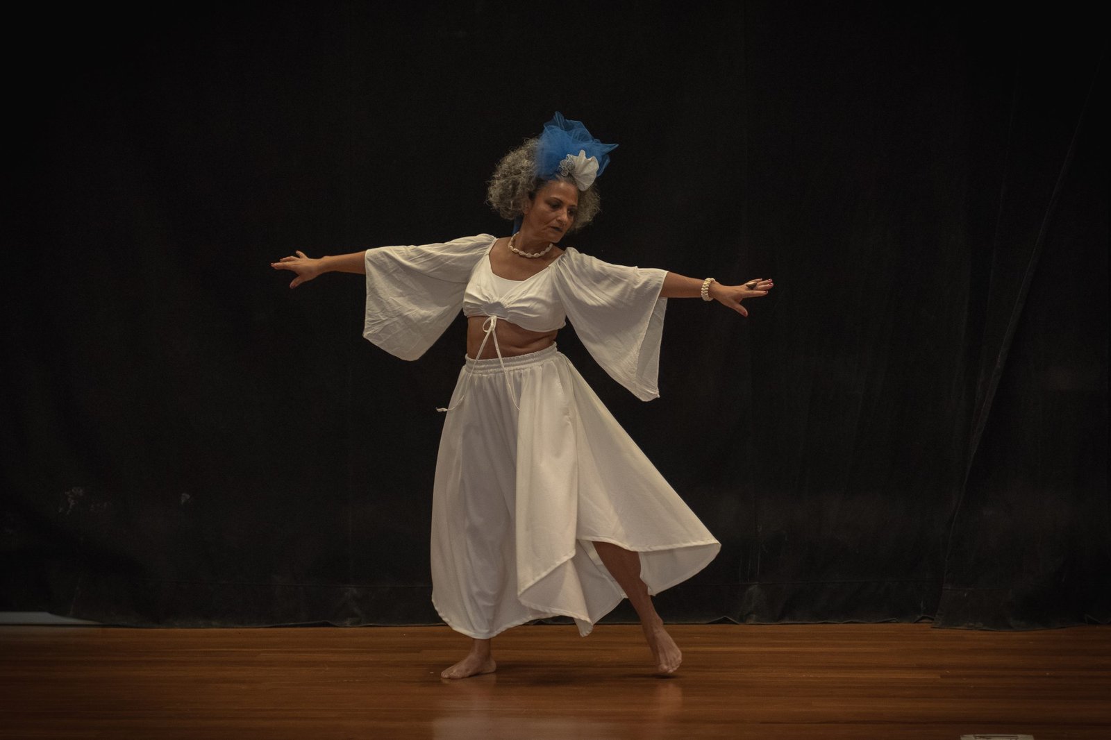 Apresentações finais dos estudantes do curso de extensão "Consciência Corporal Através do Movimento", ministrado por Zuba Janaina, na unidade Brás da SP Escola de Teatro. (29/4/2024). | Foto: Rodrigo Reis