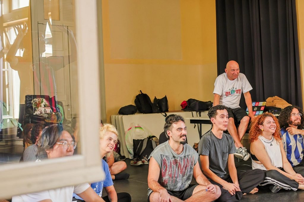 Aula do curso de Humor com o professor convidado Palhaço Tomate, no unidade Brás da SP Escola de Teatro. (15/8/2024) | Foto: Clara Silva