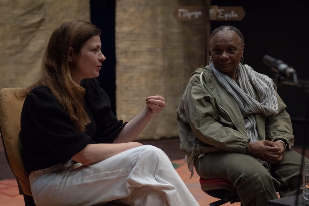 Encontro sobre psicanálise e teatro, a partir da residêndia artística "Hello, Édipo", Elen Londero, Bartholomeu De Haro e Isildinha Baptista Nogueira. (5/10/2024). | Foto: Rodrigo Reis