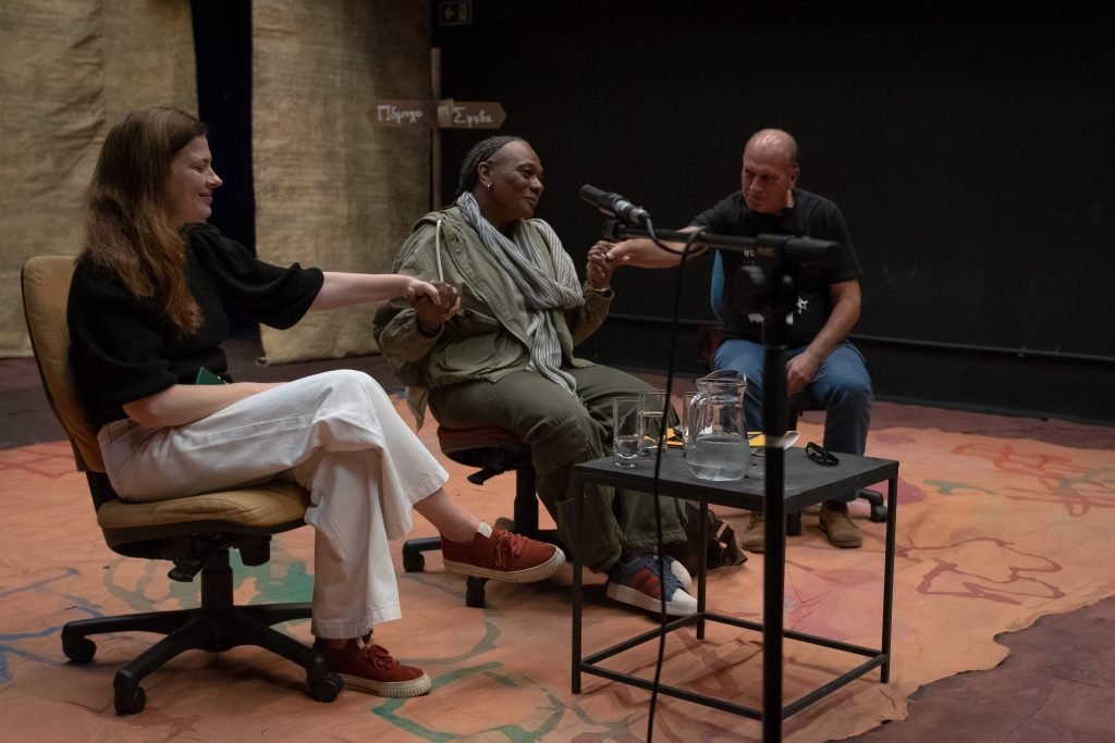 Encontro sobre psicanálise e teatro, a partir da residêndia artística "Hello, Édipo", Elen Londero, Bartholomeu De Haro e Isildinha Baptista Nogueira. (5/10/2024). | Foto: Rodrigo Reis