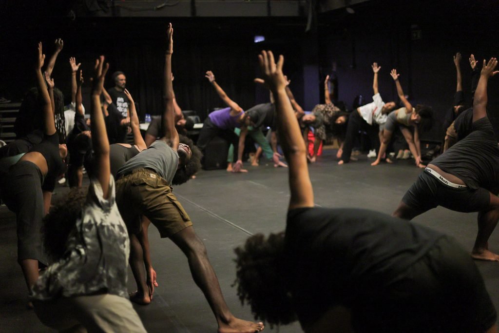 Oficina “O corpo negro e o teatro” com Ailton Barros e Filipe Celestino, na sede Roosevelt da SP Escola de Teatro. (15/10/2024). | Foto: Clara Silva