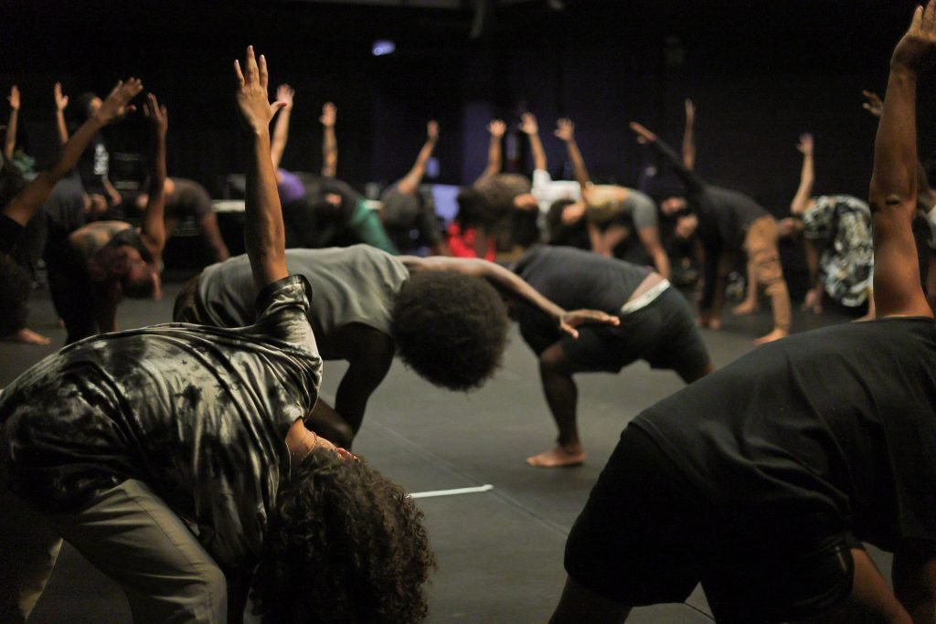 Oficina “O corpo negro e o teatro” com Ailton Barros e Filipe Celestino, na sede Roosevelt da SP Escola de Teatro. (15/10/2024). | Foto: Clara Silva