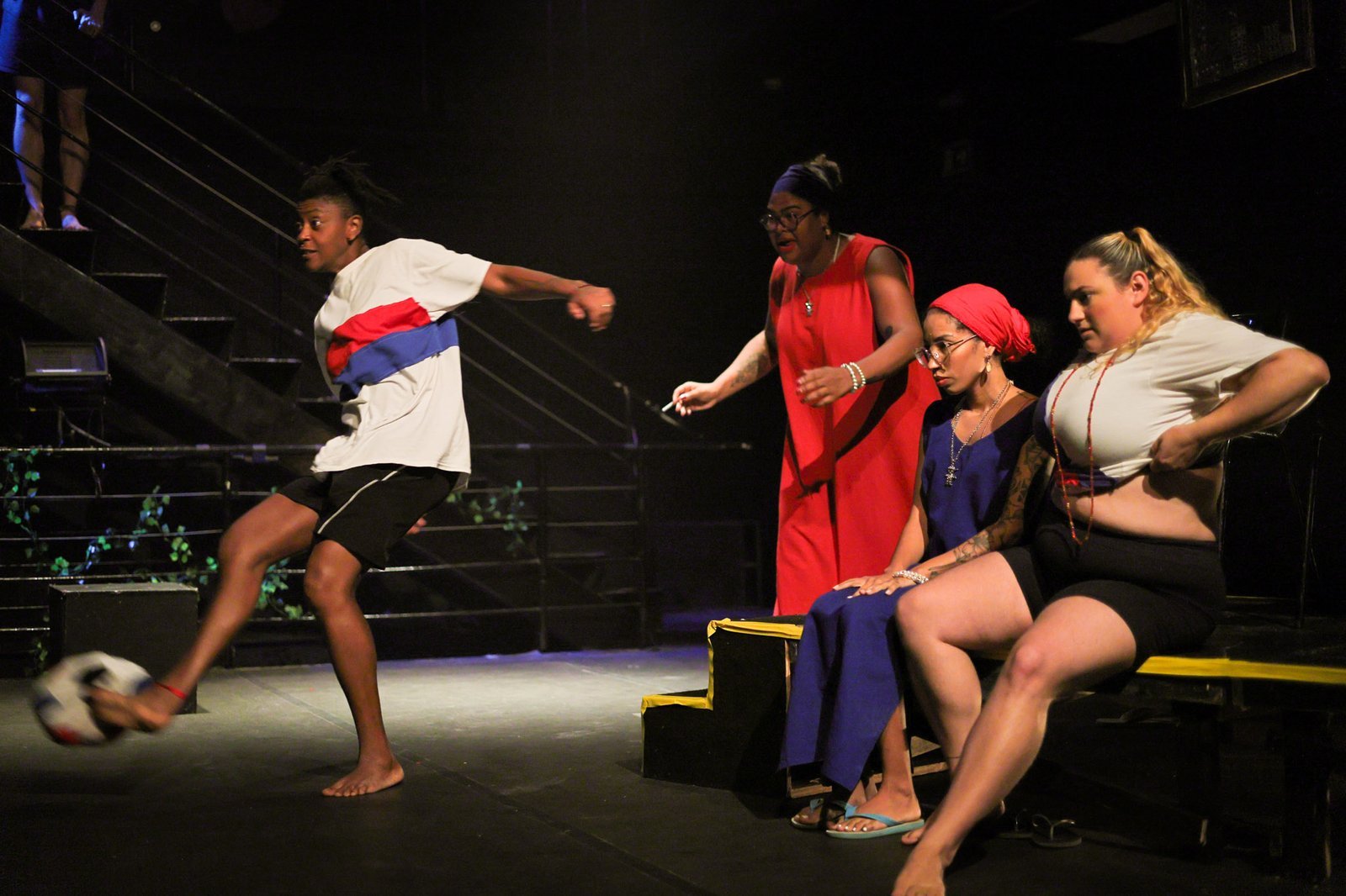 Experimento III do grupo N1 Amarelo, do segundo semestre de 2024, na SP Escola de Teatro. | Foto: Clara Silva.