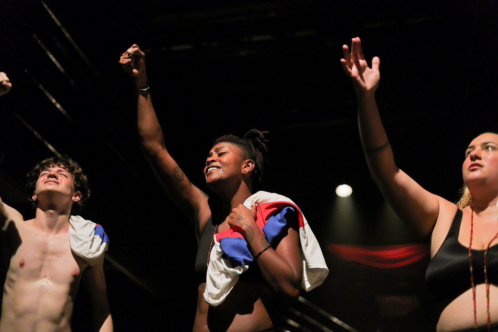 Experimento III do grupo N1 Amarelo, do segundo semestre de 2024, na SP Escola de Teatro. | Foto: Clara Silva.