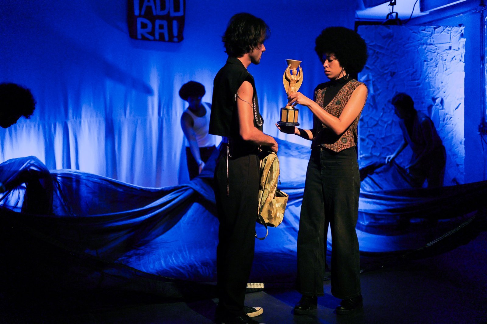 Experimento III do grupo N2 Amarelo, do segundo semestre de 2024, na SP Escola de Teatro. | Foto: Clara Silva.