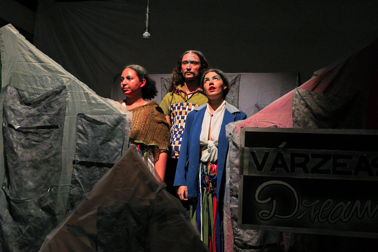 Experimento III do grupo N6 Amarelo, do segundo semestre de 2024, na SP Escola de Teatro. | Foto: Clara Silva.