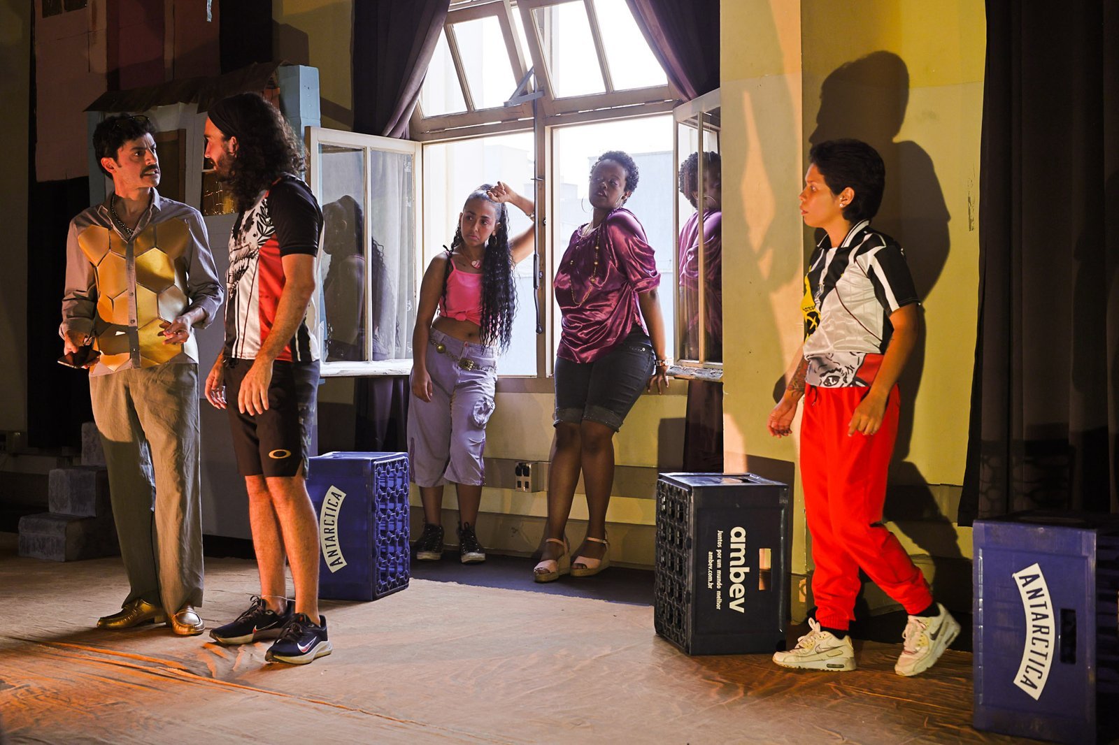 Experimento III do grupo N7 Vermelho, do segundo semestre de 2024, na SP Escola de Teatro. | Foto: Clara Silva.