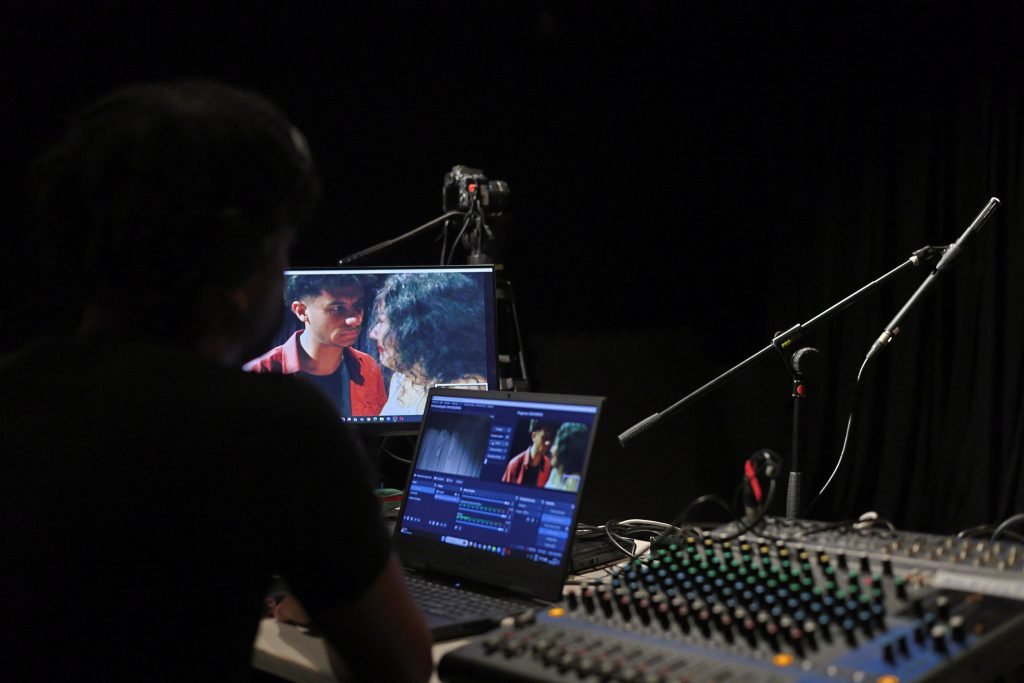 Curso “Atuando no audiovisual: presença e escuta” com Christian Landi, na sede Roosevelt da SP Escola de Teatro. (16/01/2025) | Foto: Clara Silva.