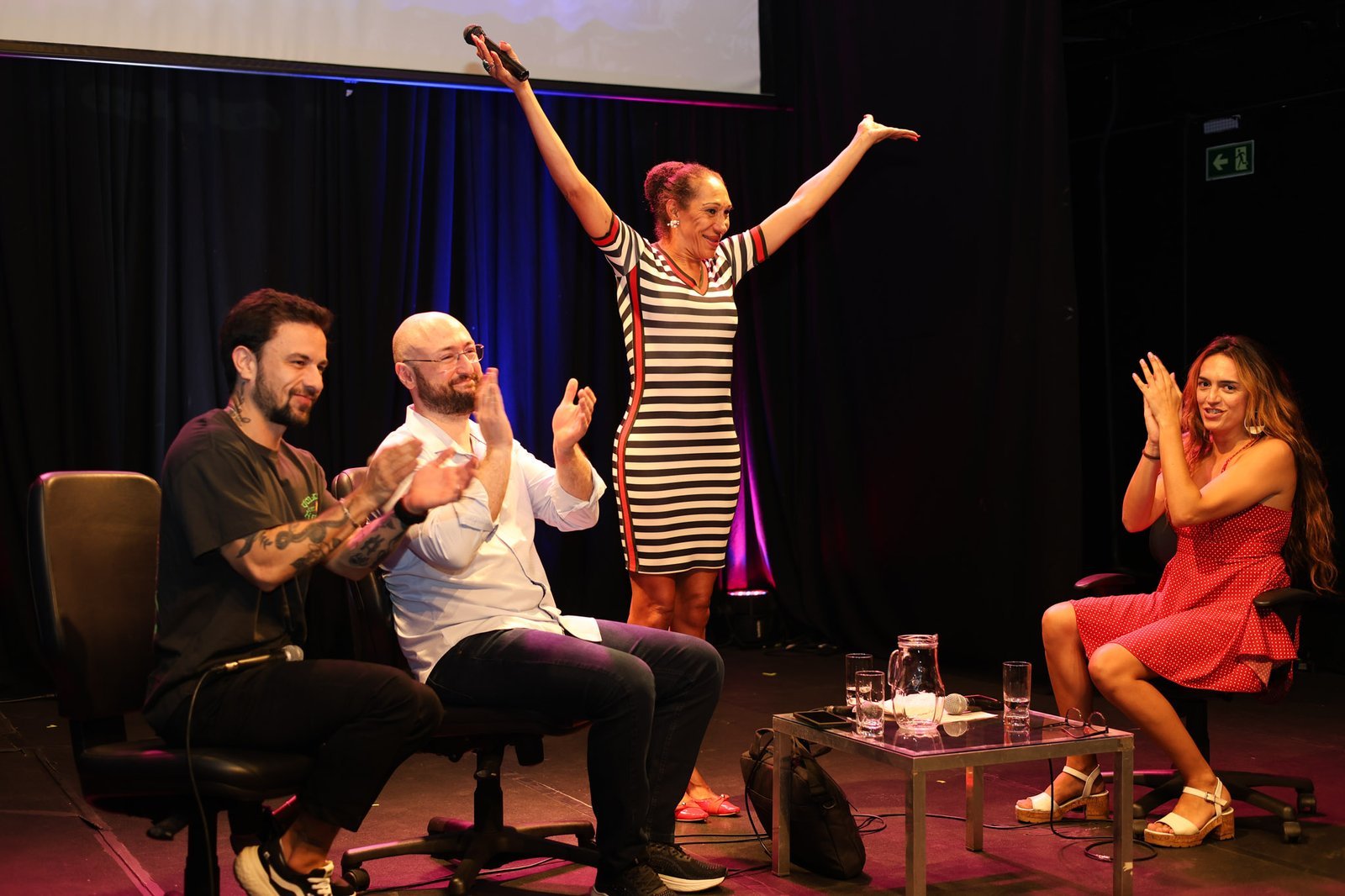 Mesa de debate - "Trans Conecta: Fortalecendo Redes de Apoio e Conexões Transformadoras", com Victor Grampa, Luca Scarpelli e Leona Jhovs. (28/01/2025). | Foto: Clara Silva.