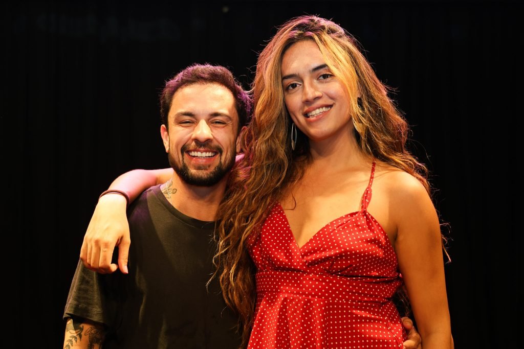 Luca Scarpelli e Leona Jhovs, convidados da mesa de debate "Trans Conecta: Fortalecendo Redes de Apoio e Conexões Transformadoras", no segundo dia da 13ª edição SP Transvisão. (28/01/2025). | Foto: Clara Silva.