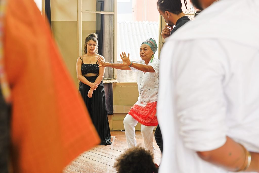 Curso “Palhaçaria de Terreiro e Corpo Mandinga” com Antonia Vilarinho Cardoso, na sede Brás da SP Escola de Teatro. (03/02/2025) | Foto: Clara Silva.