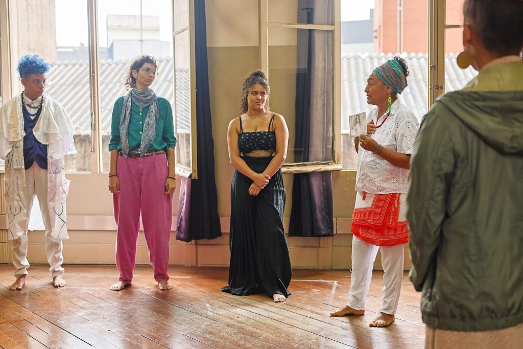 Curso “Palhaçaria de Terreiro e Corpo Mandinga” com Antonia Vilarinho Cardoso, na sede Brás da SP Escola de Teatro. (03/02/2025) | Foto: Clara Silva.