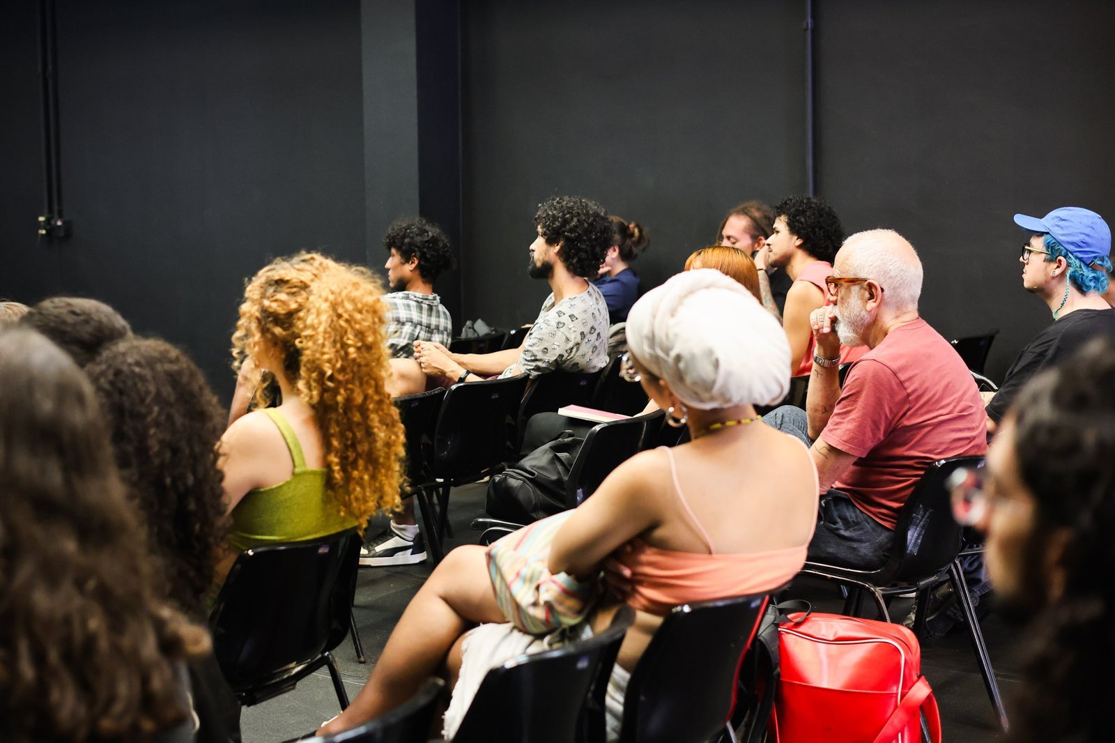 Encontro “Presença de pessoas trans/gênero dissidente na técnica de Iluminação” com Nero Murphy, estudante do curso regular de Iluminação. (22/03/2025) | Foto: Clara Silva