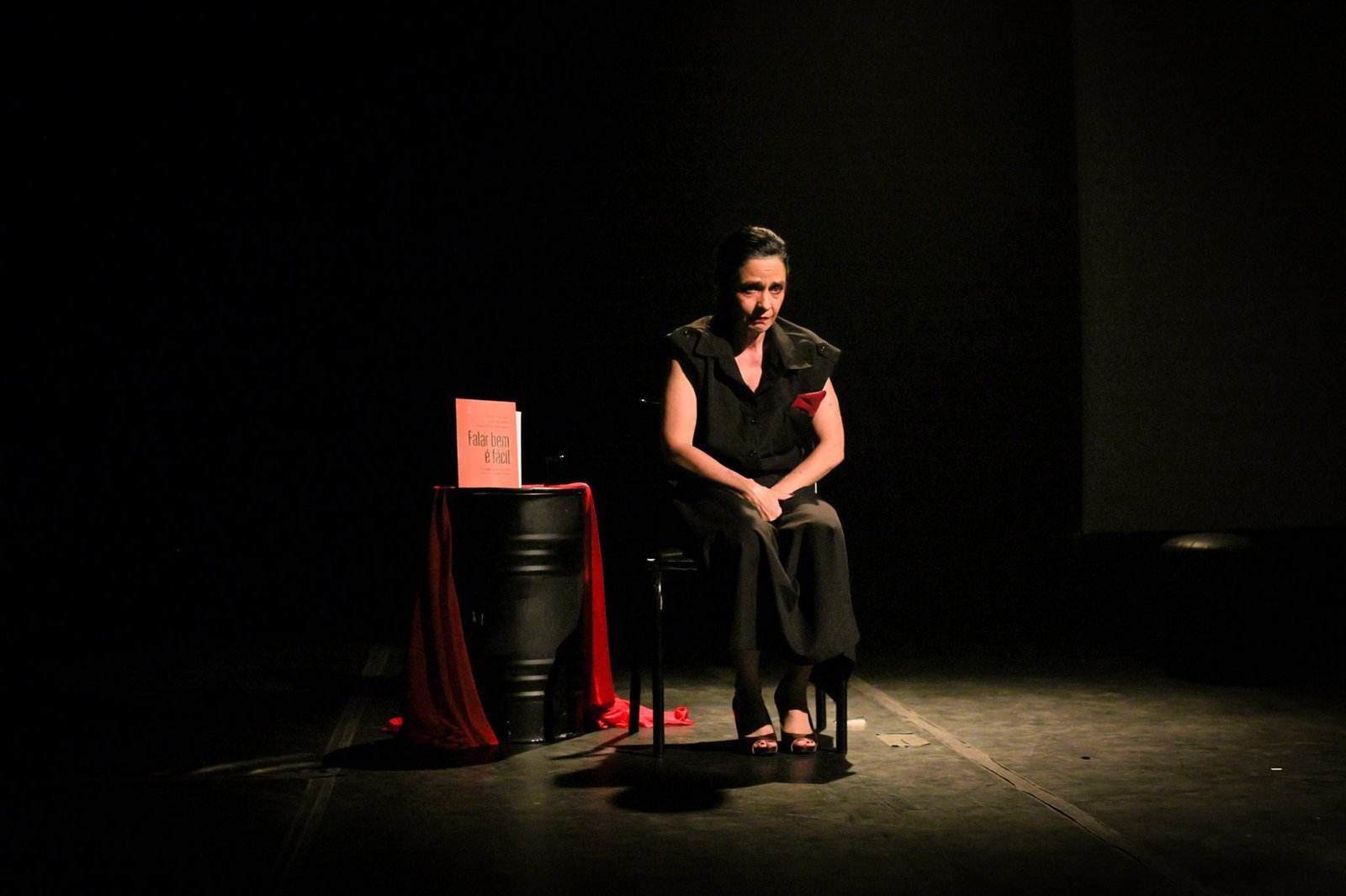 Espetáculo "Como Expressar uma Dor: Teoria e Prática", na sede Roosevelt da SP Escola de Teatro. (05/03/2025) | Foto: Clara Silva
