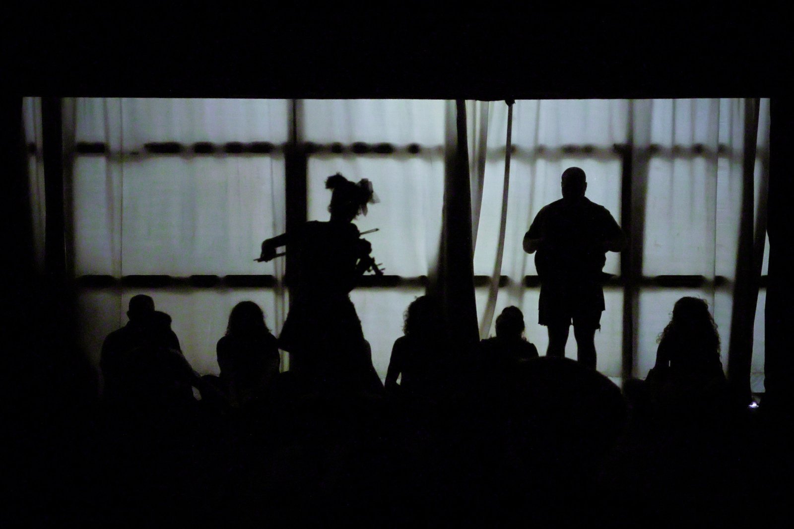 Mostra de Microcenas dos estudantes do módulo azul do curso regular de Direção da SP Escola de Teatro. (29/03/2025). | Foto: Clara Silva
