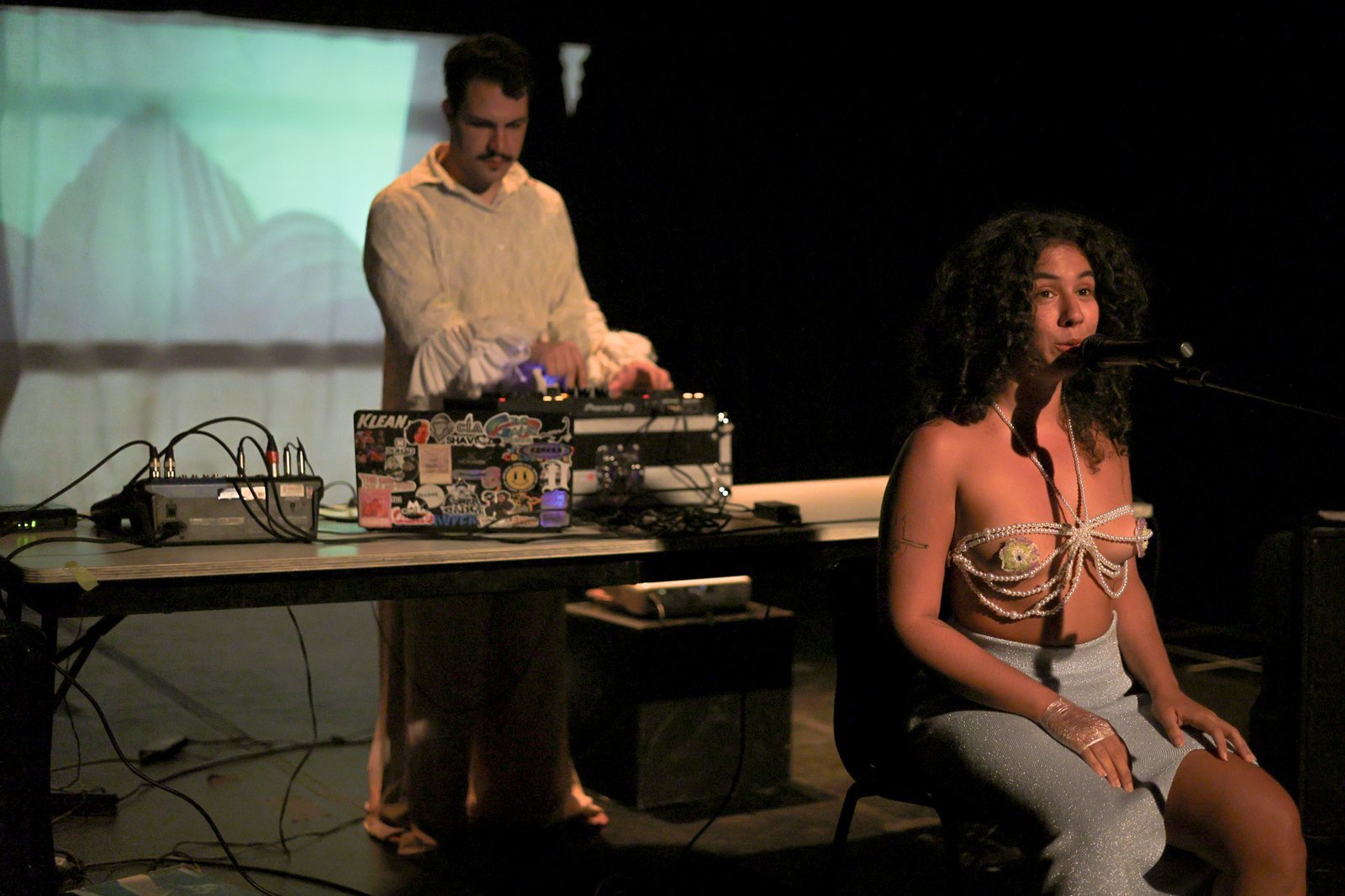 Mostra de Microcenas dos estudantes do módulo azul do curso regular de Direção da SP Escola de Teatro. (29/03/2025). | Foto: Clara Silva