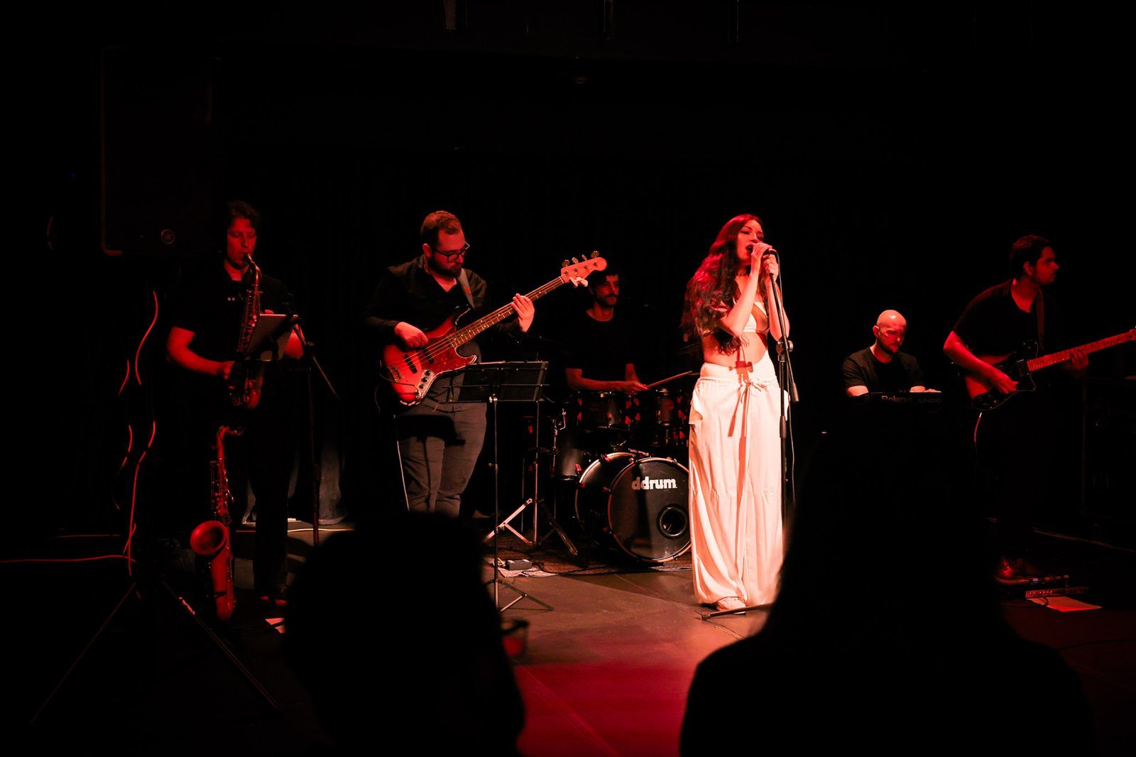 SP Música, show de lançamento do EP “Efêmero” de Juliane Hooper, a sede Roosevelt da SP Escola de Teatro. (12/04/2025) | Foto: Clara Silva