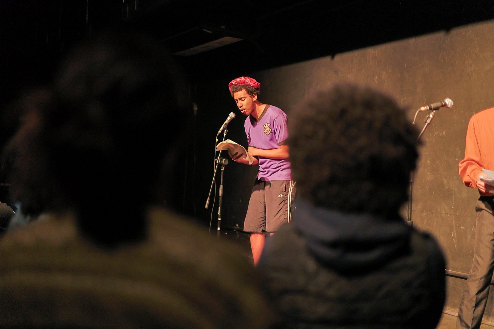 Primeiro dia do Cena Única, mostra dos estudantes de Dramaturgia da SP Escola de Teatro. (6/5/2025). | Foto: Clara Silva