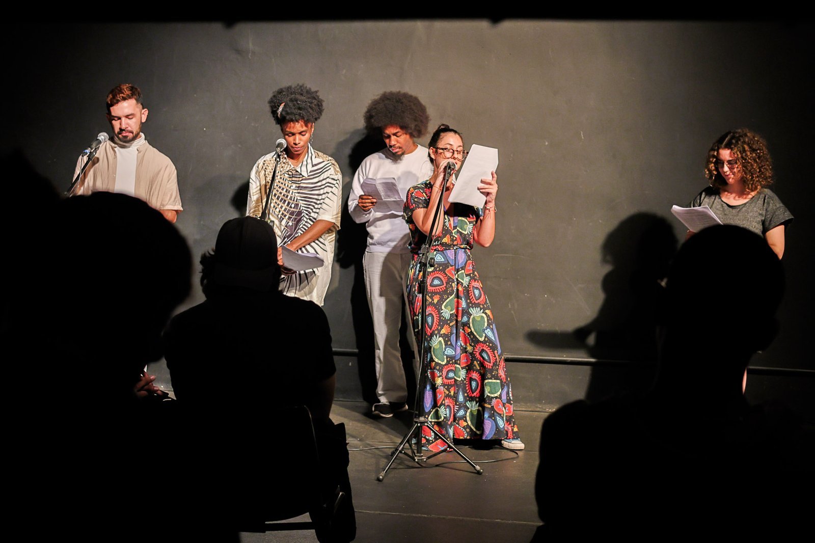 Terceiro dia do Cena Única, mostra dos estudantes de Dramaturgia da SP Escola de Teatro. (9/5/2025). | Foto: Clara Silva