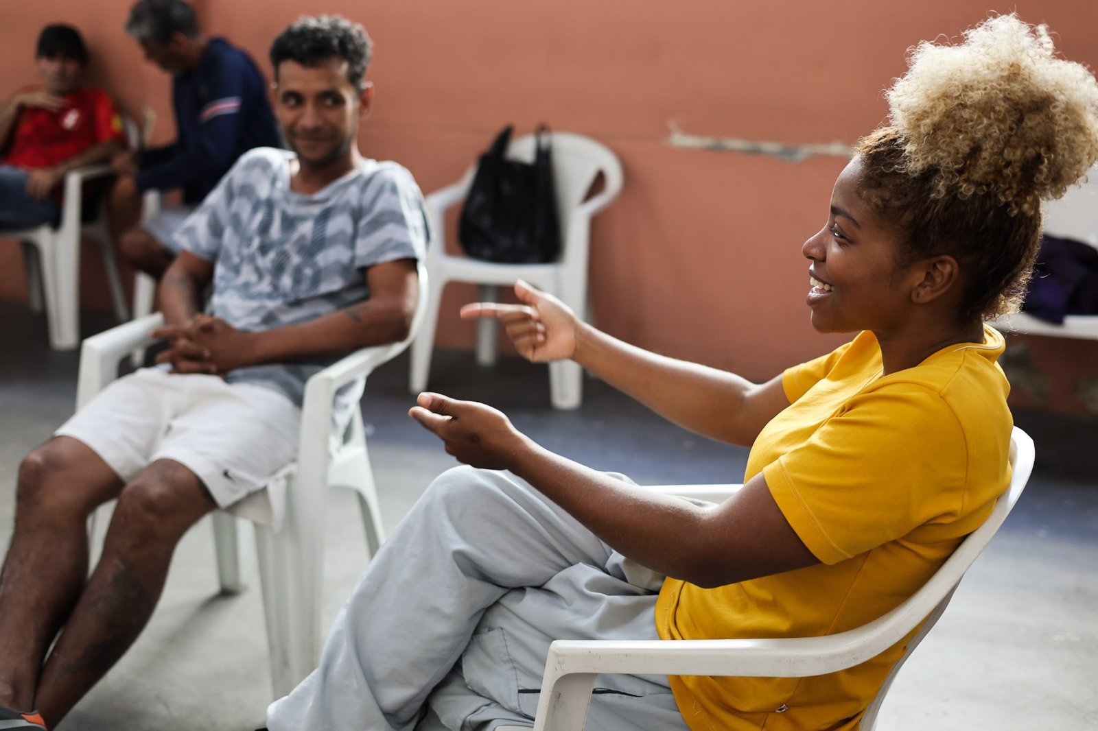 Oficina de Teatro no Centro de Acolhida Cidade Refúgio II a partir da contrapartida dos alunos bolsistas do Programa Oportunidades. (20/05/2025). | Foto: Clara Silva.