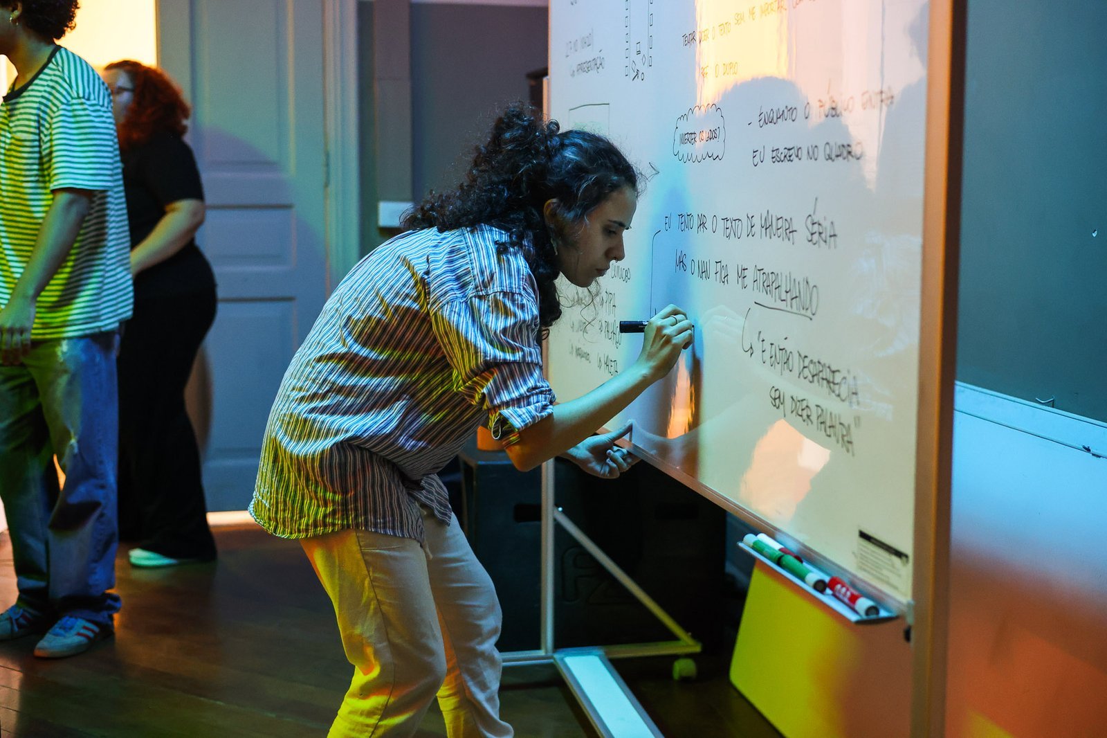 Mostra de Microcenas dos estudantes do módulo vermelho do curso regular de Direção da SP Escola de Teatro. (27/09/2025). | Foto: Clara Silva