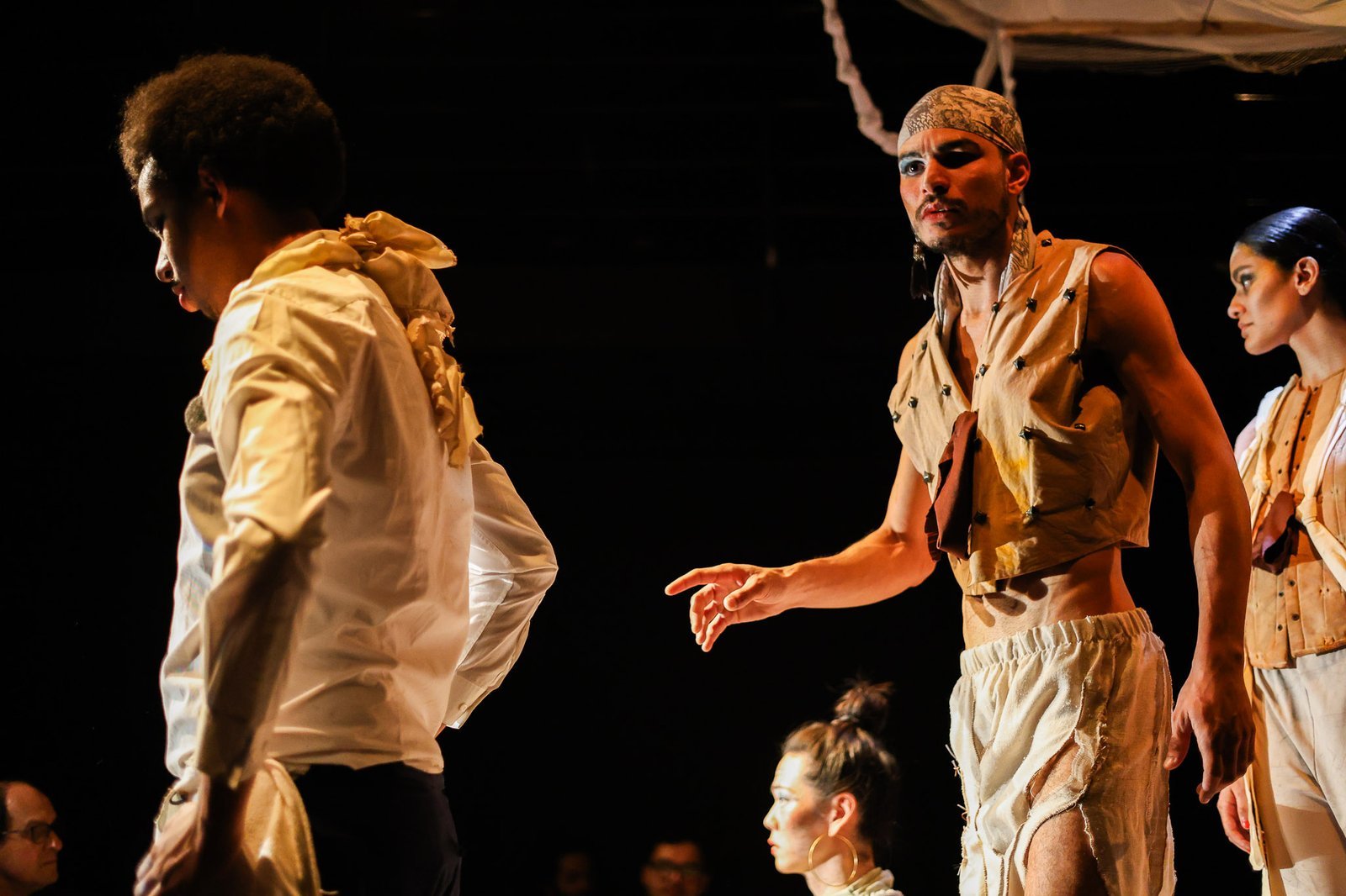 Experimento II do grupo N1 Amarelo, do segundo semestre de 2025, na SP Escola de Teatro. | Foto: Clara Silva.