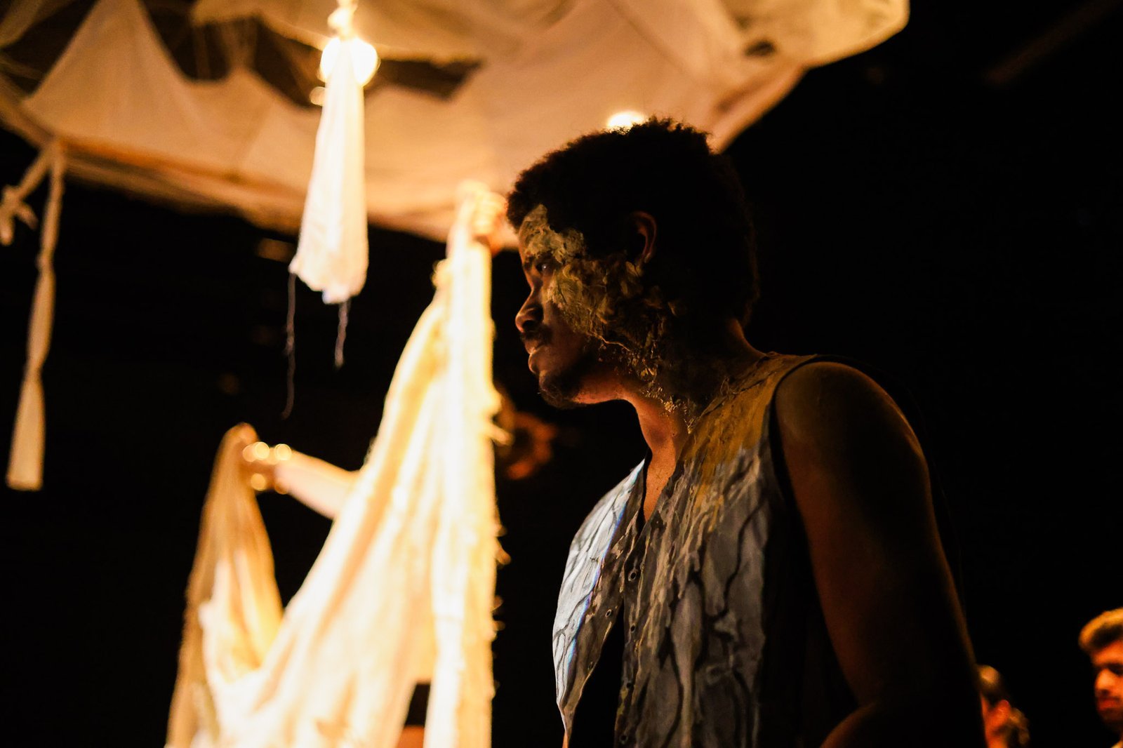 Experimento II do grupo N1 Amarelo, do segundo semestre de 2025, na SP Escola de Teatro. | Foto: Clara Silva.