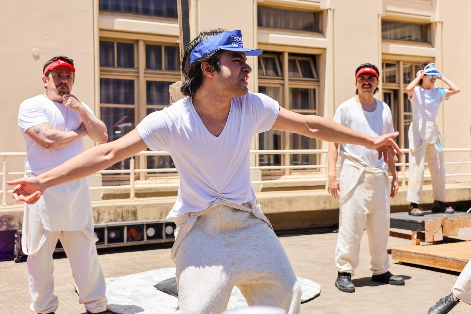 Experimento II do grupo N2 Vermelho, do segundo semestre de 2025, na SP Escola de Teatro. | Foto: Clara Silva.