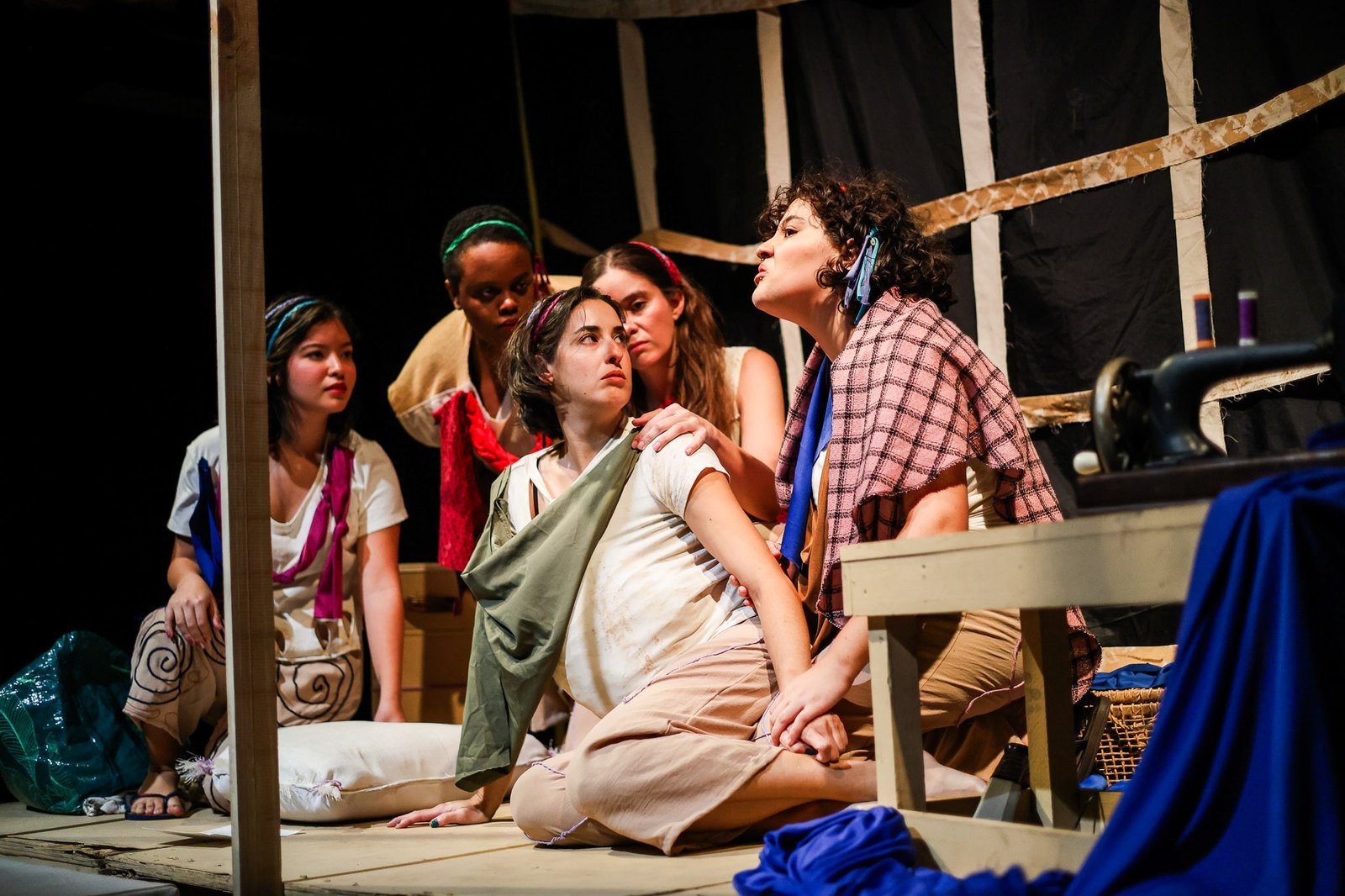 Experimento II do grupo N3 Amarelo, do segundo semestre de 2025, na SP Escola de Teatro. | Foto: Clara Silva.