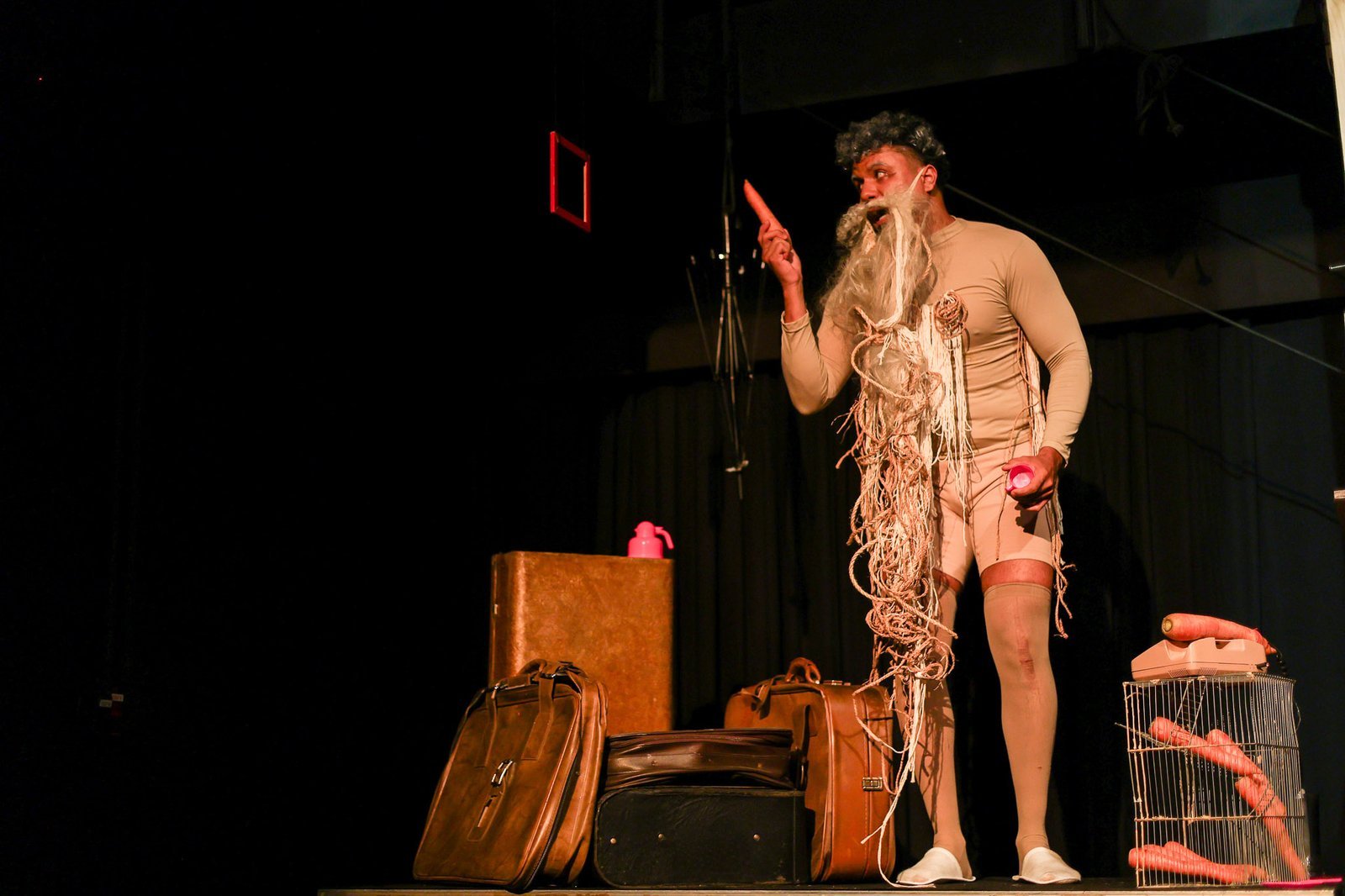 Experimento II do grupo N4 Amarelo, do segundo semestre de 2025, na SP Escola de Teatro. | Foto: Clara Silva.