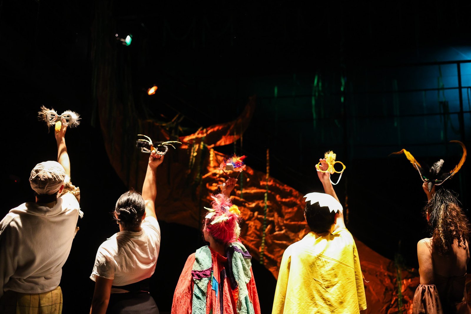 Experimento II do grupo N6 Amarelo, do segundo semestre de 2025, na SP Escola de Teatro. | Foto: Clara Silva.