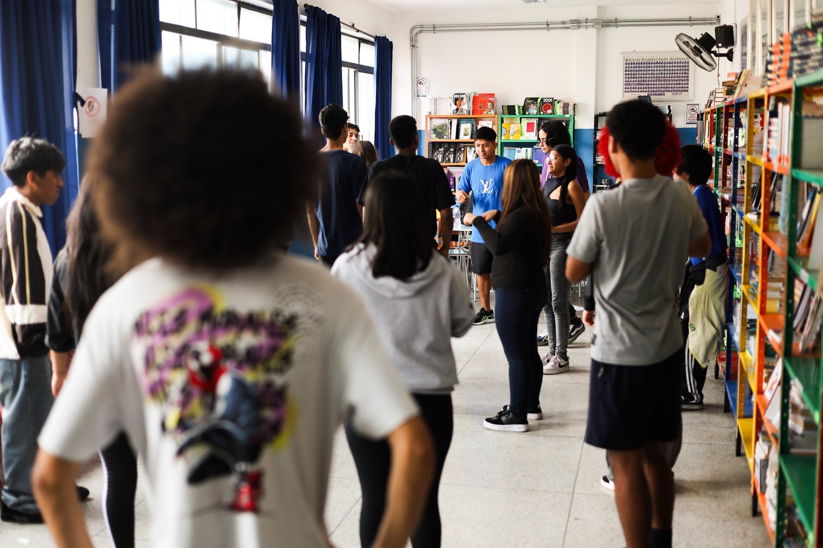 Oficina de Teatro na E. E. Padre Anchieta, a partir da contrapartida dos alunos bolsistas do Programa Oportunidades. (13/10/2025). | Foto: Clara Silva.