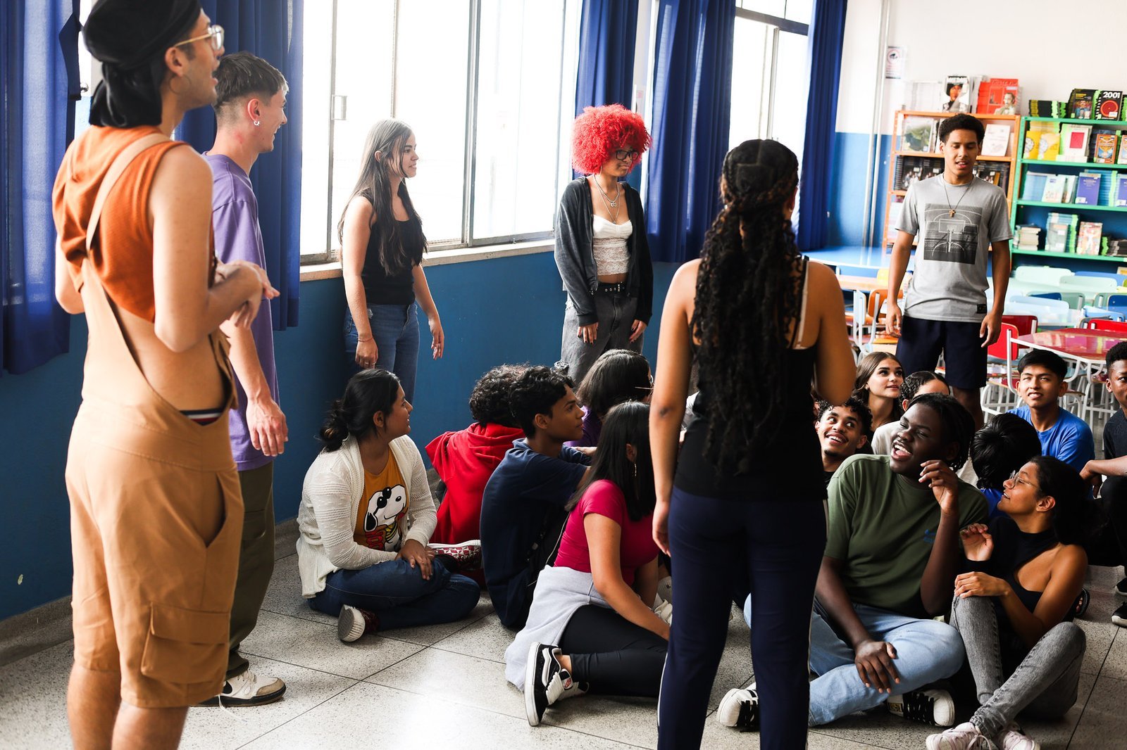 Oficina de Teatro na E. E. Padre Anchieta, a partir da contrapartida dos alunos bolsistas do Programa Oportunidades. (13/10/2025). | Foto: Clara Silva.